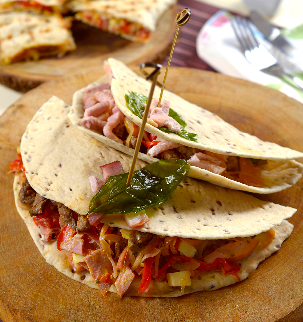 Fajitas sin gluten con lomo y panceta