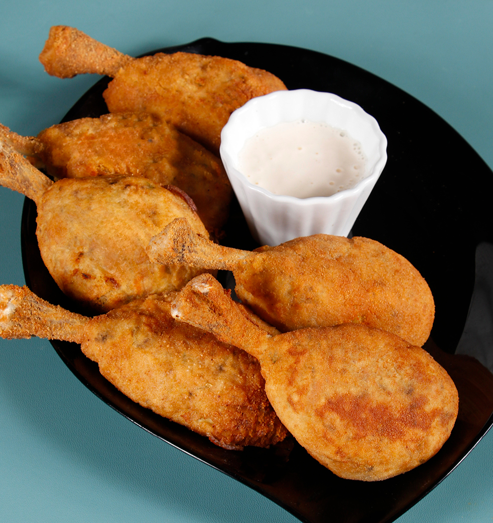 Patitas de pollo rellenas con salsa de ajo