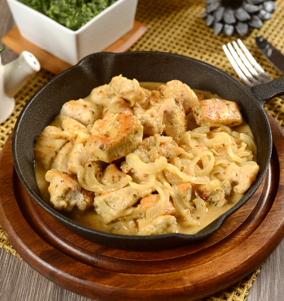 pollo a la mostaza con espinacas cremosas