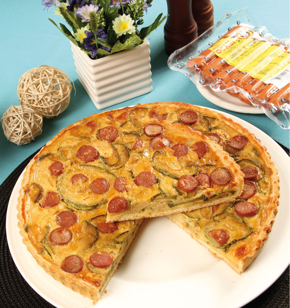Tarta de zucchini y chorizo de viena tipo pancho